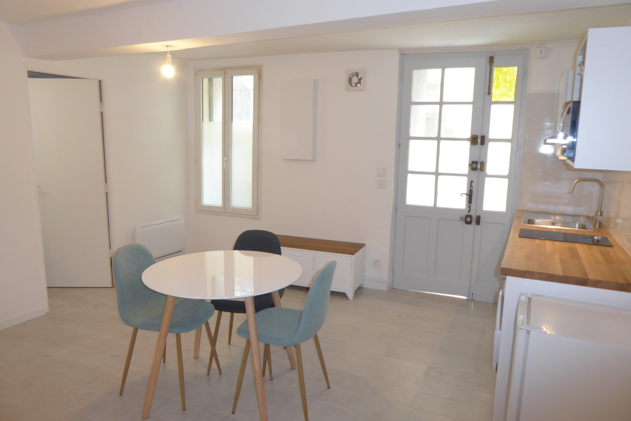 LOCATION APPARTEMENT MEUBLÉ 1 PIECE MONTPELLIER ECUSSON